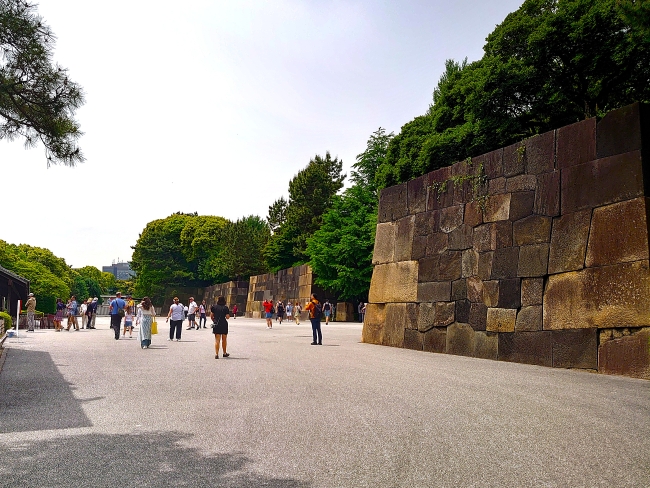 石垣が巨大です